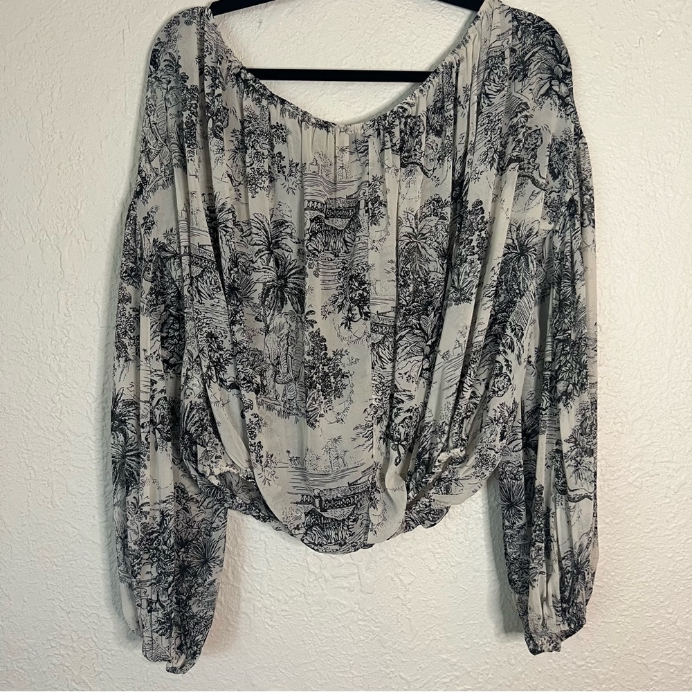 VICI | Off the shoulder top - Picture 6 of 11